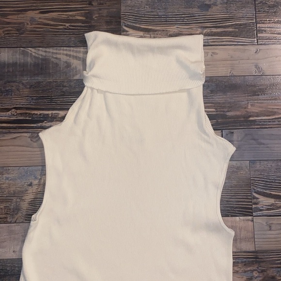 Zara Cream Sleeveless Ribbed Turtleneck Sweater Dress size Medium - Picture 3 of 5